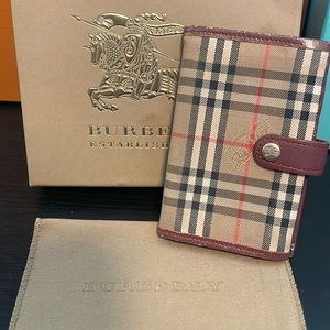 Burberry agenda book